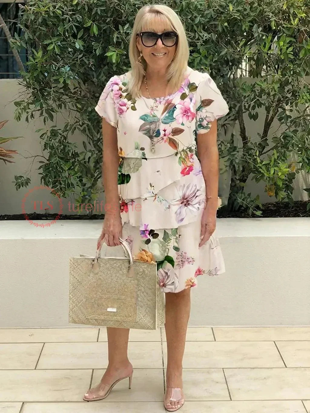 Gilla - Wasserfall-Blumenkleid mit mehreren Pflanzen
