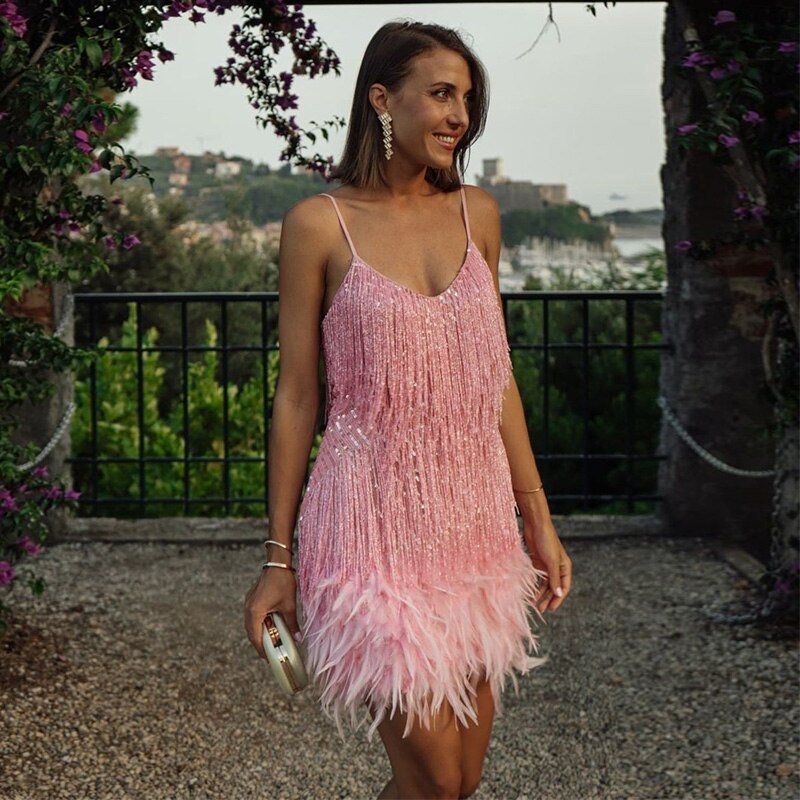Mia™- Elegantes Cocktail Federkleid